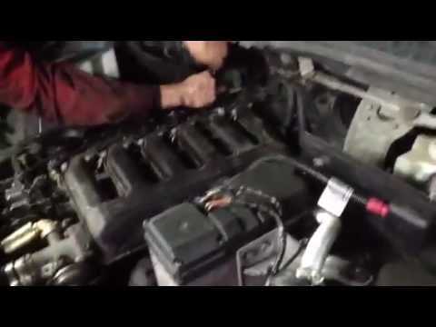 Как заменить воздушный фильтр двигателя на BMW X5