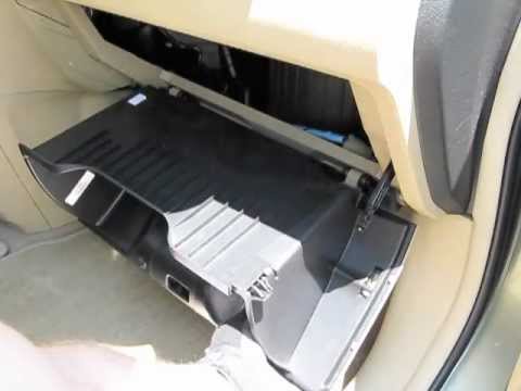 Как заменить воздушный фильтр салона на Honda CR-V 2008