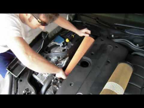 Как заменить воздушный фильтр двигателя на Mercedes E320 CDI